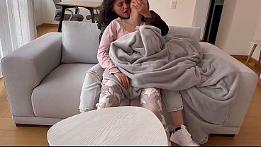 Siempre que mi esposo no esta en casa aprovecho para probar la vagina de mi vecina