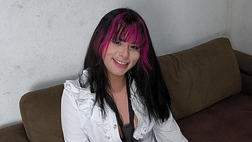 trans novinha gulosa faz duas estreias e mostra seu oral super babado e da o cuzinho apertado ate gozar