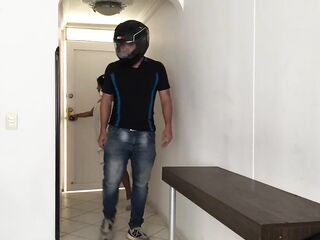 The messenger arrived with my order, since I've no cash, I invite him to proceed, I entice him