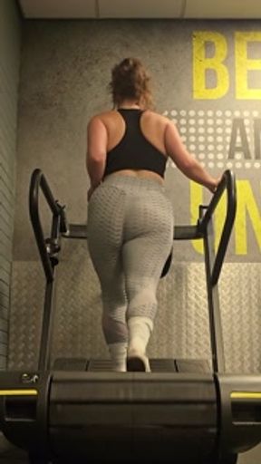 Curvy Pawg Gets Hot And Sweaty Running In The Gym, Wet Leggings, Ass Jiggle