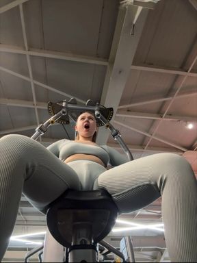 Masturbate in the Gym so Hard