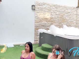 My ally Sara vlonde and I got some lads in the gym and we sucked his knob ???? cum in the throat