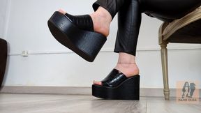 (577) Shoe Collection: Plateform Wedges, Barefoot and Wetlook Pants - Dame Olga (4K)