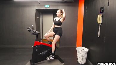 French Amateur Apologized With Bruised Ass and Rough Interracial Anal