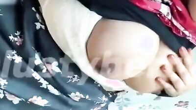 Sexy MILF Jilbabbinor gets her mature ass drilled in amateur porn video