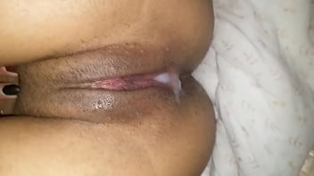 Fucking my young girlfriend without a condom, I end up in her little wet pussy (Creampie). I make her squirt while we fuck and record ourselves for XVIDEOS RED