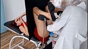 Ginecologista trocou vibrador pelo pau na paciente!