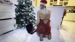 Busty Teen Wants You To Fuck Her At The Christmas Tree