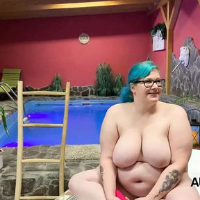 German Goth BBW Abby Strange: vibrator in the spa