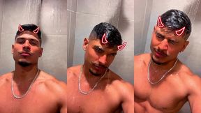 tomando banho