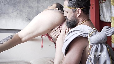 They couldn't handle the excitement of carnival and went to have intense sex at home