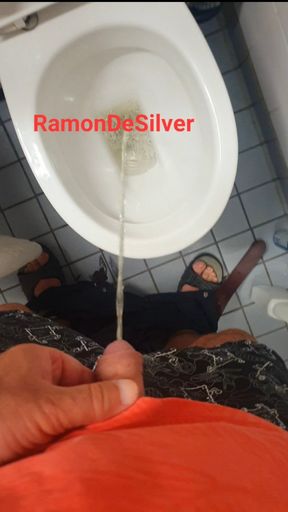 Master Ramon has to pee quickly, delicious champagne