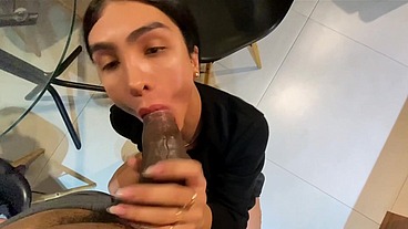 TRANS GOSTOSA CHUPA PAU E DA O CU GOSTOSO
