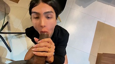 TRANS GOSTOSA CHUPA PAU E DA O CU GOSTOSO