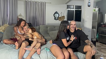Putaria na casa dos atores pornôs Lunna Geek e Pitbull Porn.