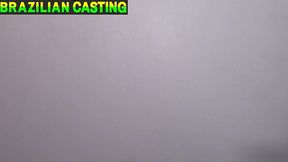 chamei personal trainer fazer aula particular de alongamento acabei pegando no pau preto dele grosso e grande acabei enfiando na minha buceta molhada de suor e tesao delicia gozei.