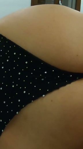 Best stepmom!! Her breathtaking body... She lets me masturbate while I watch her   Clip 1