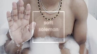 Hitam, pancuran, bilik mandi – POV filem fetish kaki orang kulit hitam matang pelacur gay Kanada mengongkek punggung sendiri