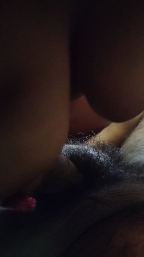 Girlfriend Ki Dudhu Pe Lund Raggar Kar Maal Nikal Diya