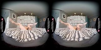 Solo teen brunette Lana Tylor is masturbating in VR