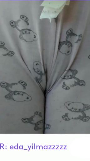 CAMELTOE- MASTURBATION IN PAJAMAS- TURKISH MILF- TURKISH PORN   Clip 1