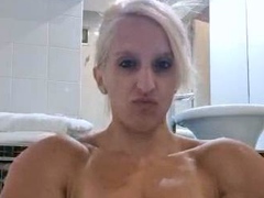 amateur blonde solo webcam
