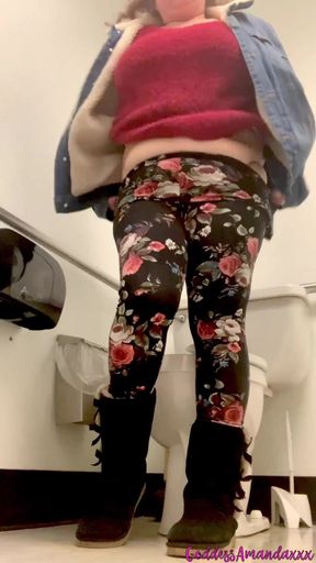 BBW Big Butt in Bathrooms