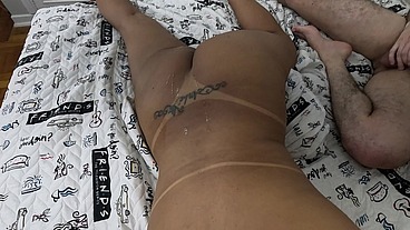 Coloquei o amante da minha mulher pra mamar também