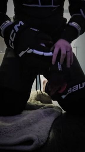 Hockey gear thrusting &amp; cumming - Full load in gear