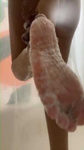 Cleaning the prettiest 👣