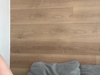 Pussy jerking with a toy ????????????