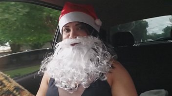 Bianca Foi fazer um ido para o papai noel e acabou caindo no peru de natal.