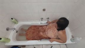 Sexy Wet Dress in the Bath