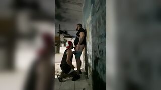 Meu amigo ficou com tesao e foi pau dentro ali mesmo