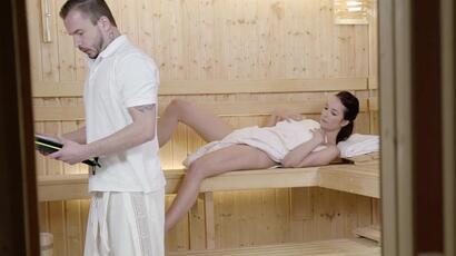 Latinas lust in een sauna