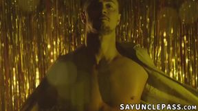 Hunk Skyy Knox gives Milo tight ass a nice and deep pounding