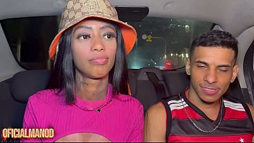 Putaria dentro do carro com Uber esse dia foi muito gostoso