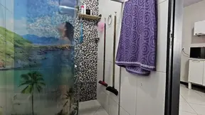Neighbor's help leads to a steamy shower repair