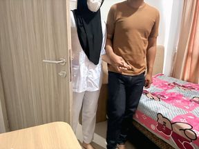 Take Nurse's Girlfriend to Stop by the Hotel After Work