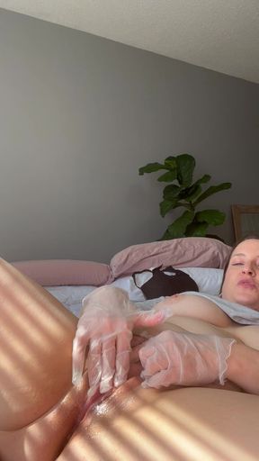 MILF Demos Clitoral Orgasm W Latex Glove