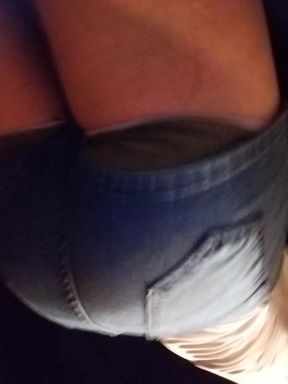 Hii, my very first video that I upload here. A small appetizer. I bet at my 2 clip you'll cum