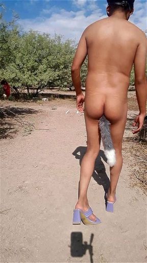 linda sexytrans desnuda en publico con lindos tacones y plug anal deja de grabar porque la descubren ven toda disfrutala