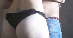 je lui met un bon coup dans son cul