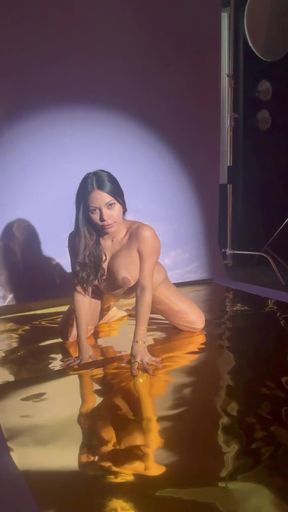 Model Gives Photographer a Rock Hard Boner Shaking Her Ass