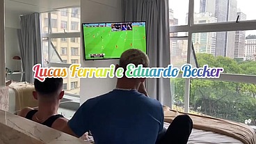 GALOPEI NO COLO DO MEU AMIGO DEPOIS DE APOSTAR QUE MEU TIME GANHARIA MAS PERDEU.