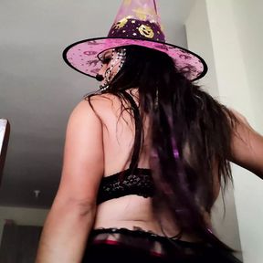 SEXY WITCH PUTS ON SORCERER&#039;S MAKEUP AND PREPARES TO HAVE SEX WITH THE NEIGHBOR ON WITCHWINGS DAY