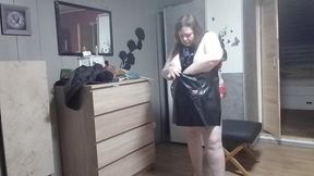 Black Lacquer Apron