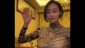 大胸蜂腰肥臀网红小少妇