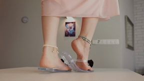 Goddess Lisa From Ukraine - Transparent Flip-flops - Full - HD 2560x1440