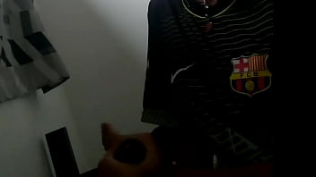 Chupando e batendo uma pro namorado